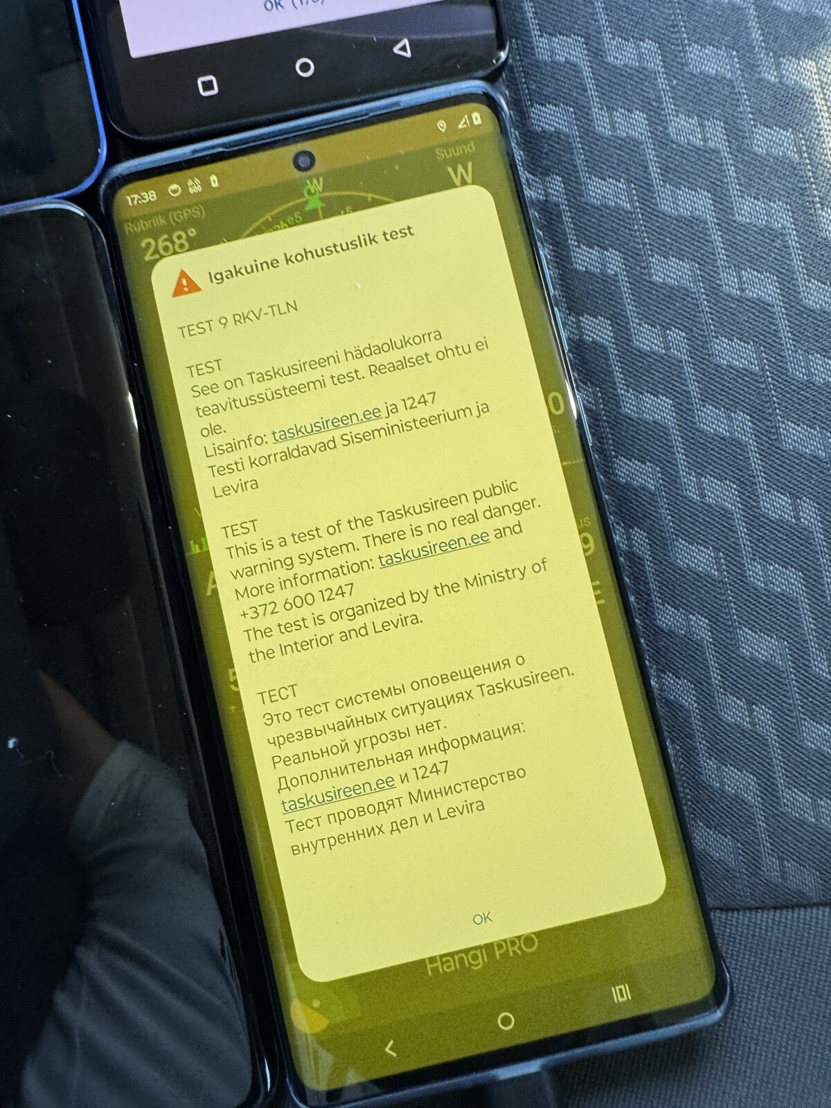 Kolmekeelne testteade testtelefonis